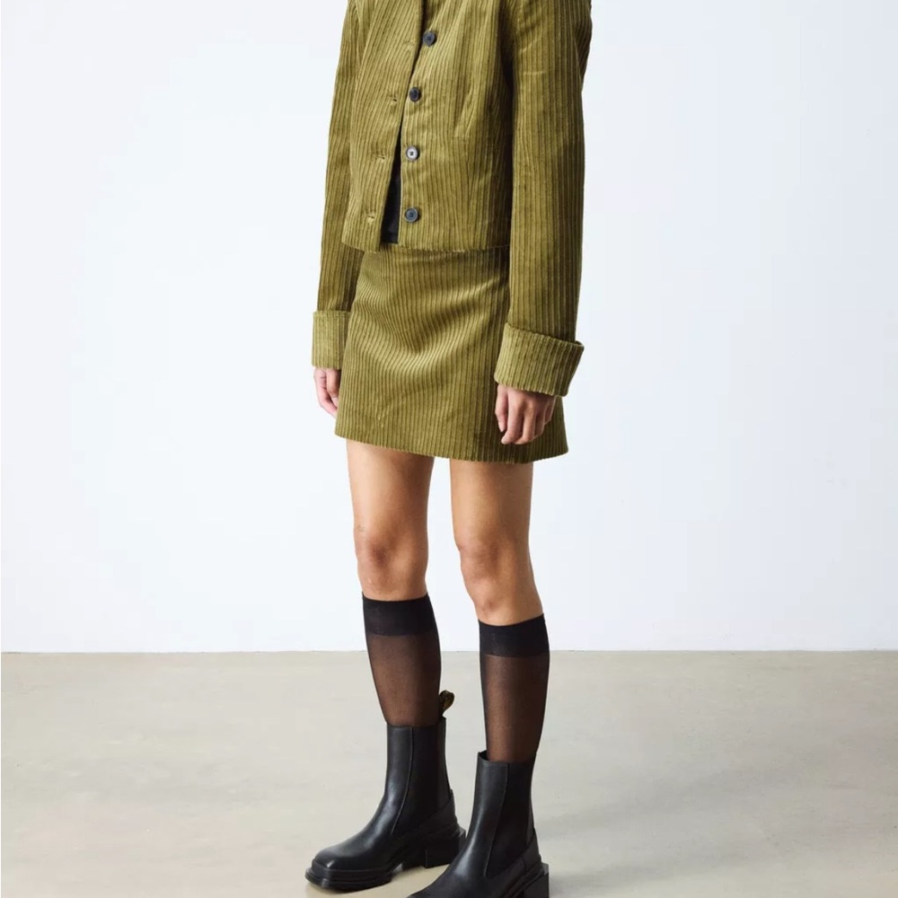 Dr. Martens Black Maybole Chelsea Boots